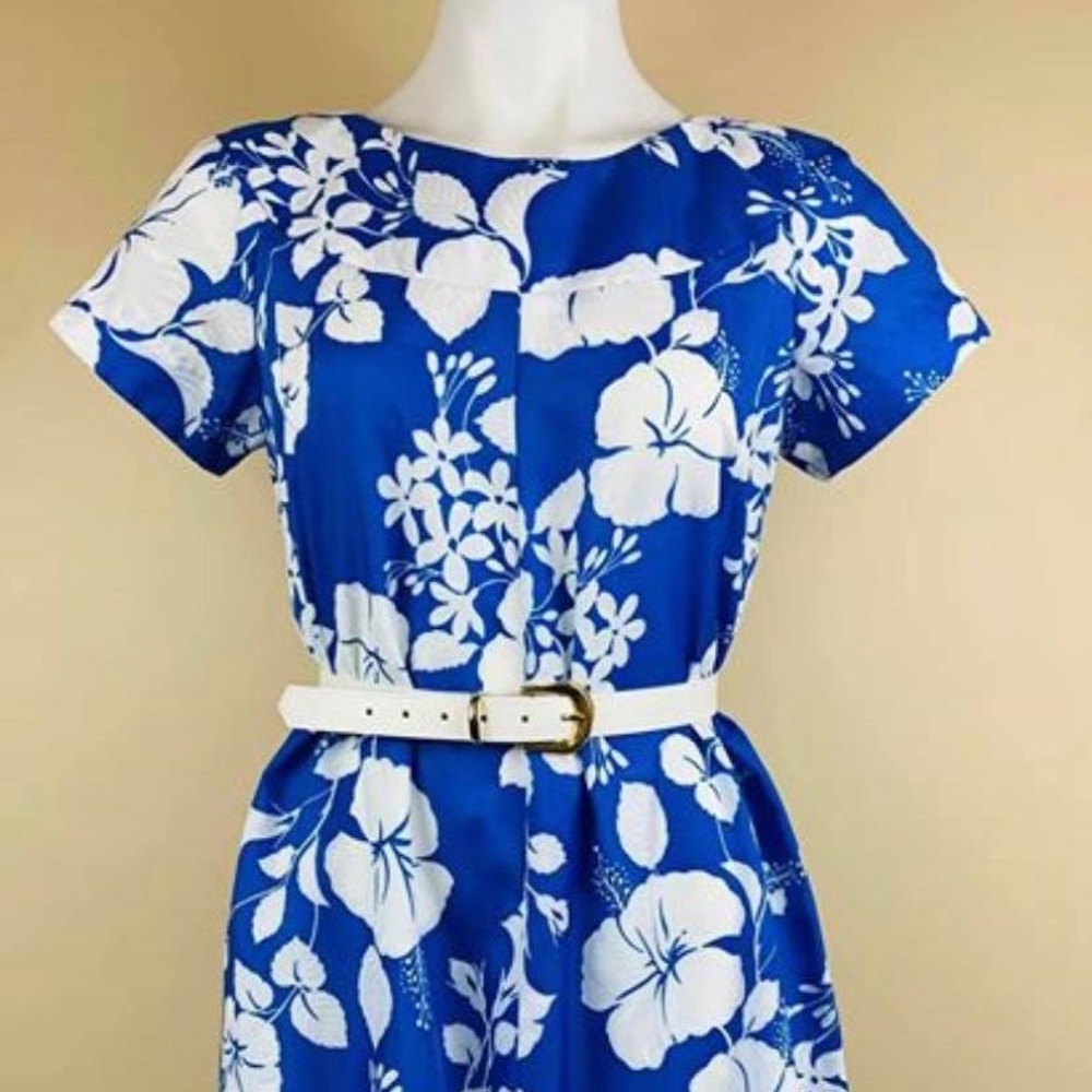 Lightweight Polyester Blue Hibiscus flower mumu!